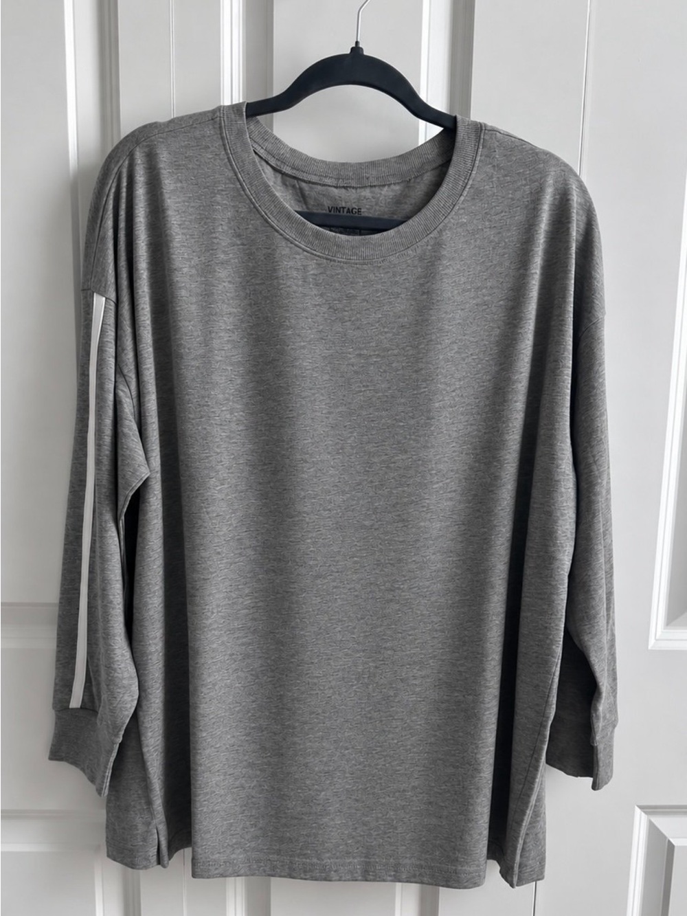 TORRID SUPER SOFT HEATHER GREY VARSITY LONG SLEEVE TOP SIZE 0 L /12